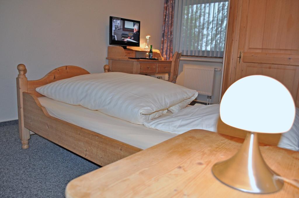 Hellmanns Hotel Bremers Bauerndiele Wiefelstede Kamer foto