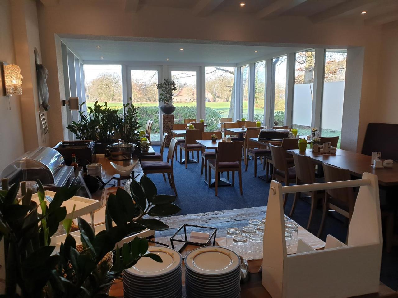 Hellmanns Hotel Bremers Bauerndiele Wiefelstede Buitenkant foto